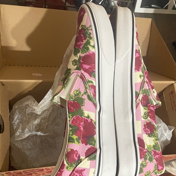 NWT Vans Romantic Floral Slip Ons Men sz 8.5/Women sz 10 with box. - Picture 14 of 14